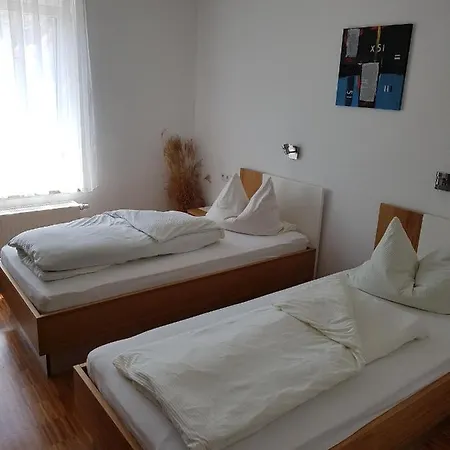 Restaurant Hirsch Szálloda *